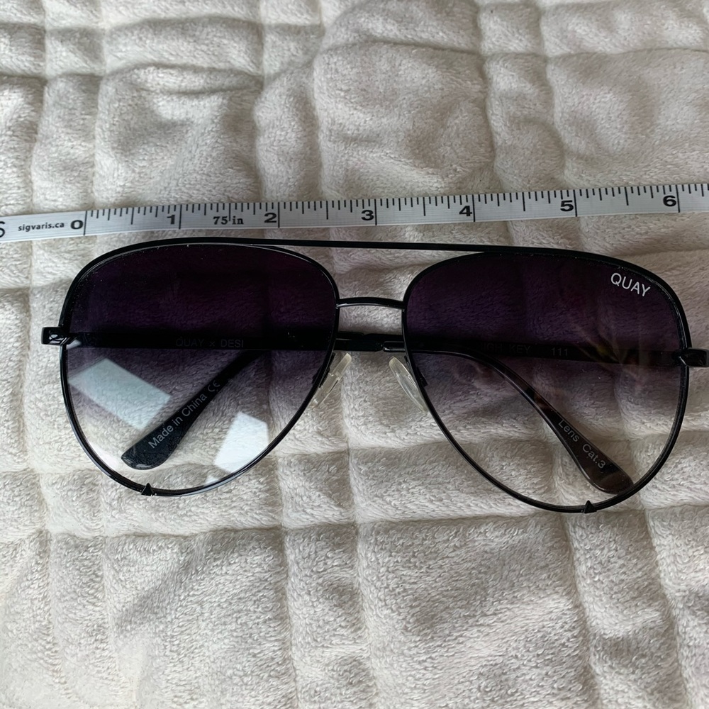 Quay Desi sunglasses